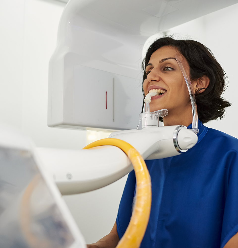 Cone-beam CT scanner used for implant diagnostics